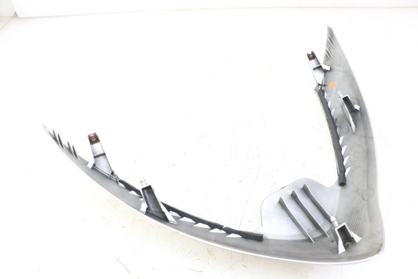 photo de CARENA ANTERIORE SUPERIORE SUZUKI BURGMAN 125 (2007 - 2014) - Vista d'insieme del prodotto