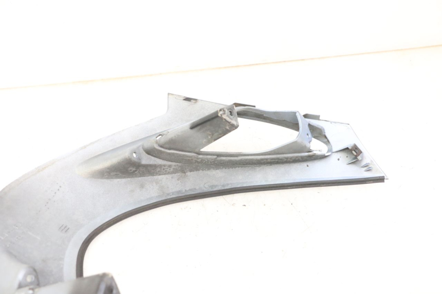 photo de FACCIATA ANTERIORE SUPERIORE SUZUKI UH BURGMAN 125 (2002 - 2006) - Primo piano tecnico