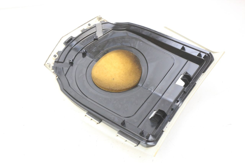 photo de FACCIATA ANTERIORE SUPERIORE PEUGEOT VIVACITY NEW 4T 50 (2008 - 2017) - Dettaglio del componente