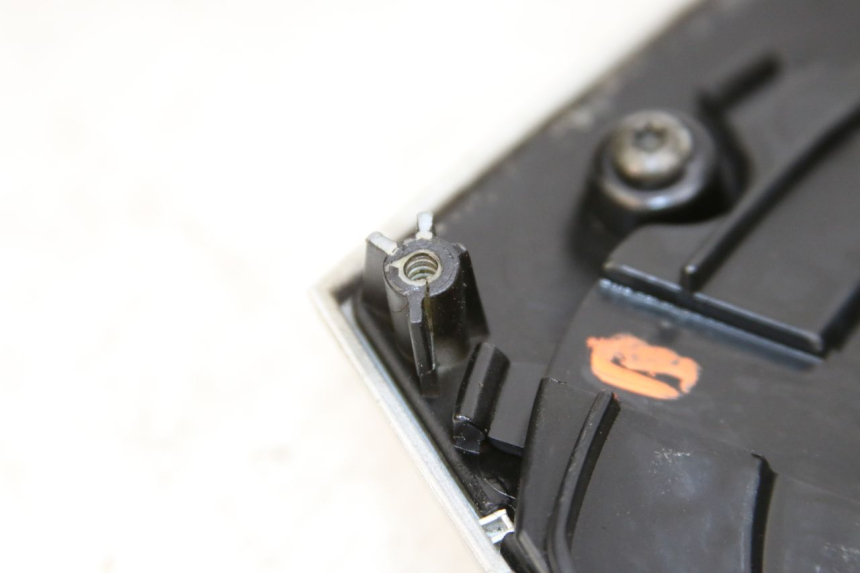 photo de FACCIATA ANTERIORE SUPERIORE PEUGEOT VIVACITY 125 (2010 - 2017) - Altra angolazione