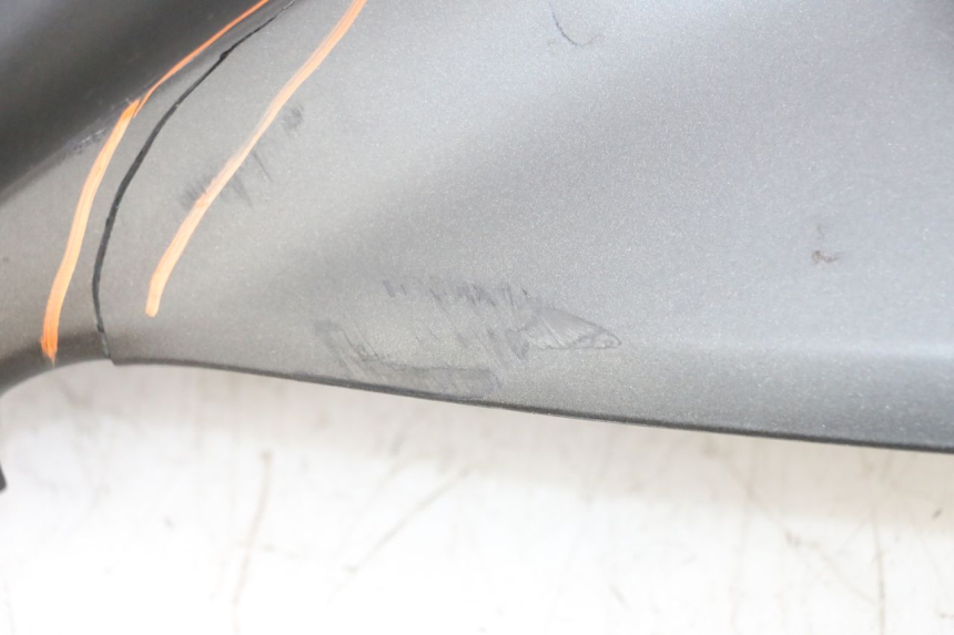 photo de CARENA ANTERIORE SUPERIORE YAMAHA XMAX X-MAX 125 (2021 - 2025) - Altra vista dell'articolo