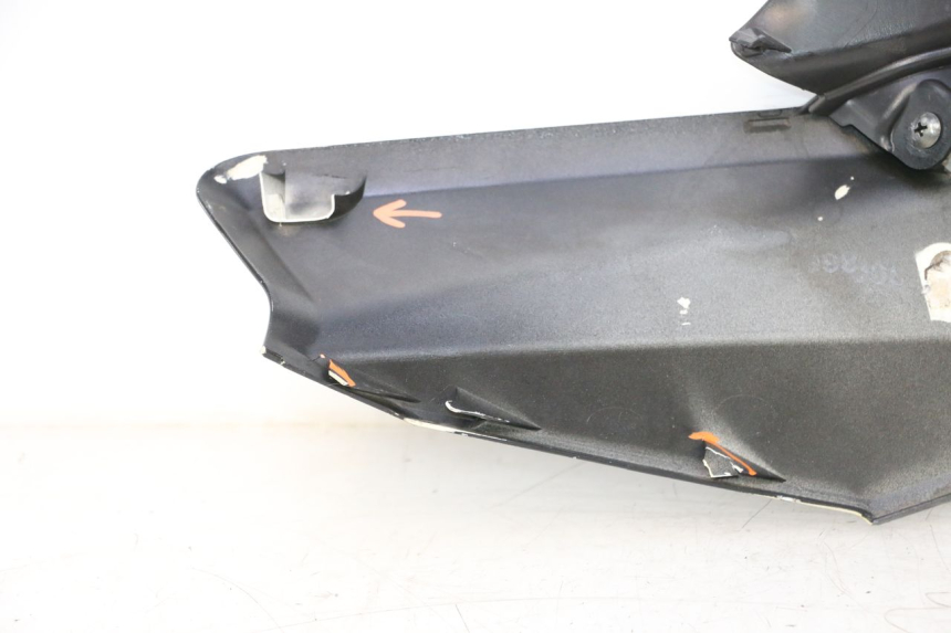 photo de FACCIATA ANTERIORE SUPERIORE YAMAHA X-MAX XMAX 125 (2010 - 2013) - Dettagli dei punti di fissaggio
