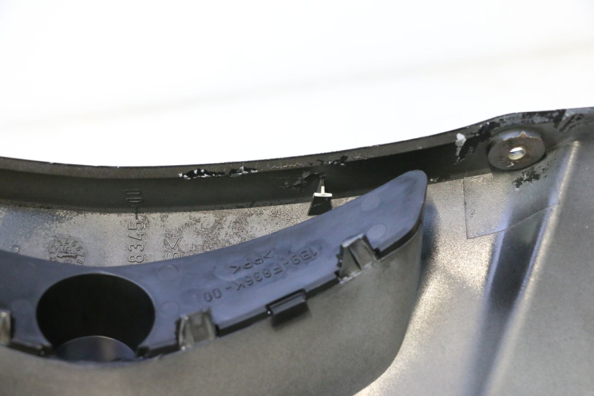 photo de FACCIATA ANTERIORE SUPERIORE YAMAHA XMAX X-MAX 125 (2006 - 2009) - Zoom sullo stato d'uso