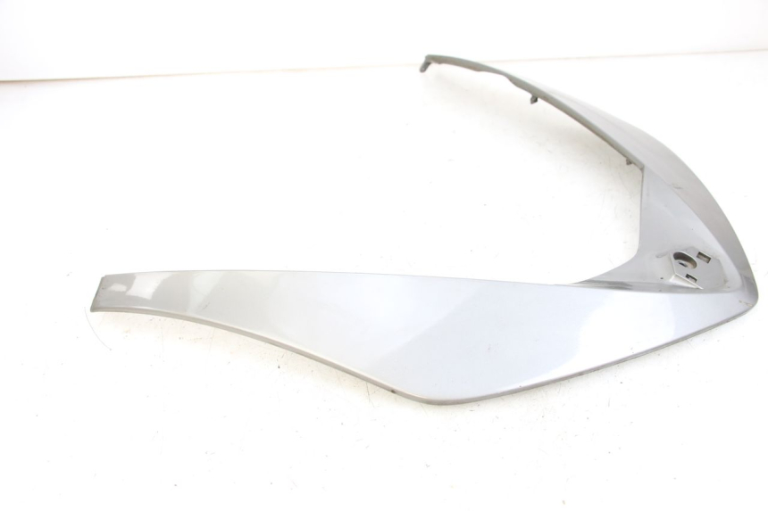 photo de FACCIATA ANTERIORE SUPERIORE PIAGGIO X10 125 (2012 - 2017) - Caratteristiche distintive