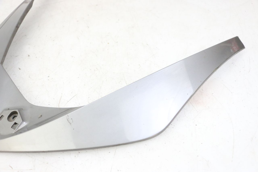 photo de FACCIATA ANTERIORE SUPERIORE PIAGGIO X10 125 (2012 - 2017) - Dettagli dei punti di fissaggio