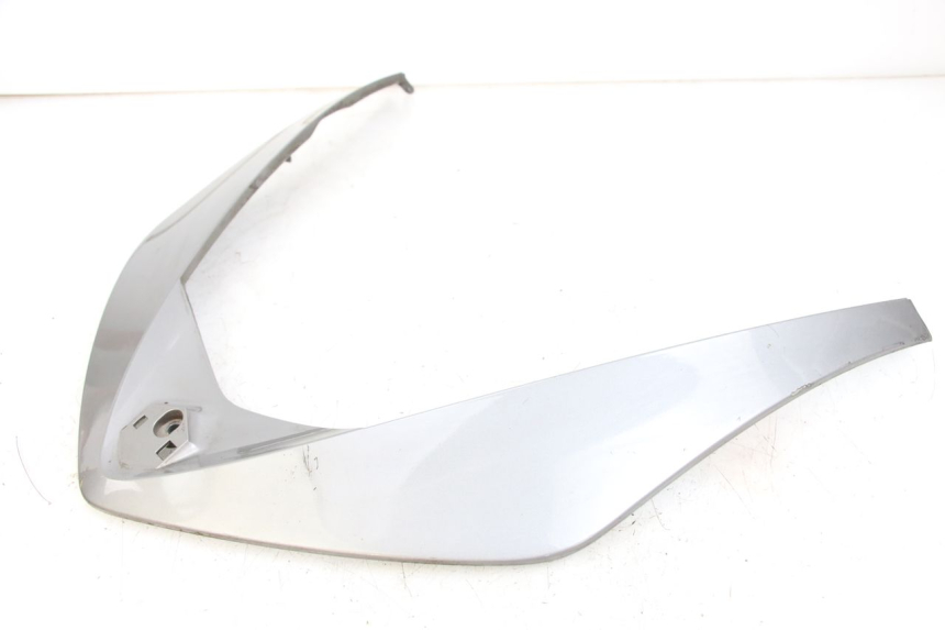 photo de FACCIATA ANTERIORE SUPERIORE PIAGGIO X10 125 (2012 - 2017) - Marcature e riferimenti originali