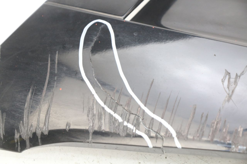 photo de FACCIATA ANTERIORE SUPERIORE PIAGGIO X7 125 (2007 - 2013) - Dettagli dei punti di fissaggio