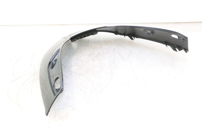 photo de FACCIATA ANTERIORE SUPERIORE PIAGGIO X8 STREET 125 (2006 - 2007) - Zoom sullo stato d'uso