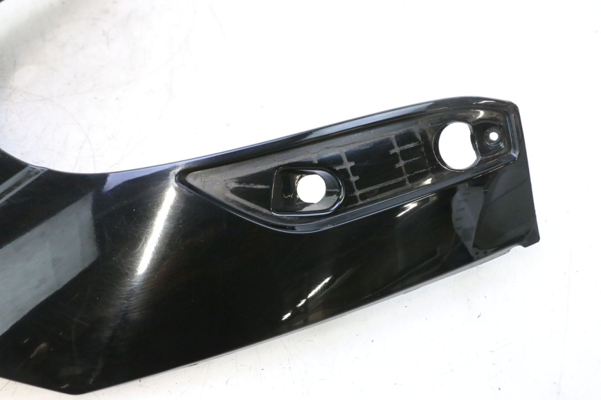 photo de FACCIATA ANTERIORE SUPERIORE PIAGGIO X8 STREET 125 (2006 - 2007) - Dettagli dei punti di fissaggio