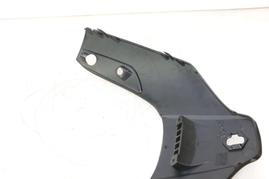 photo de FACCIATA ANTERIORE SUPERIORE PIAGGIO X8 STREET 125 (2006 - 2007) - Marcature e riferimenti originali