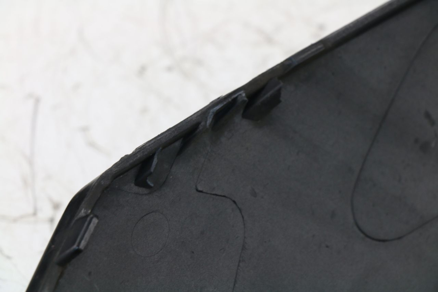 photo de FACCIATA ANTERIORE SUPERIORE PIAGGIO X8 STREET 125 (2006 - 2007) - Dettaglio del componente