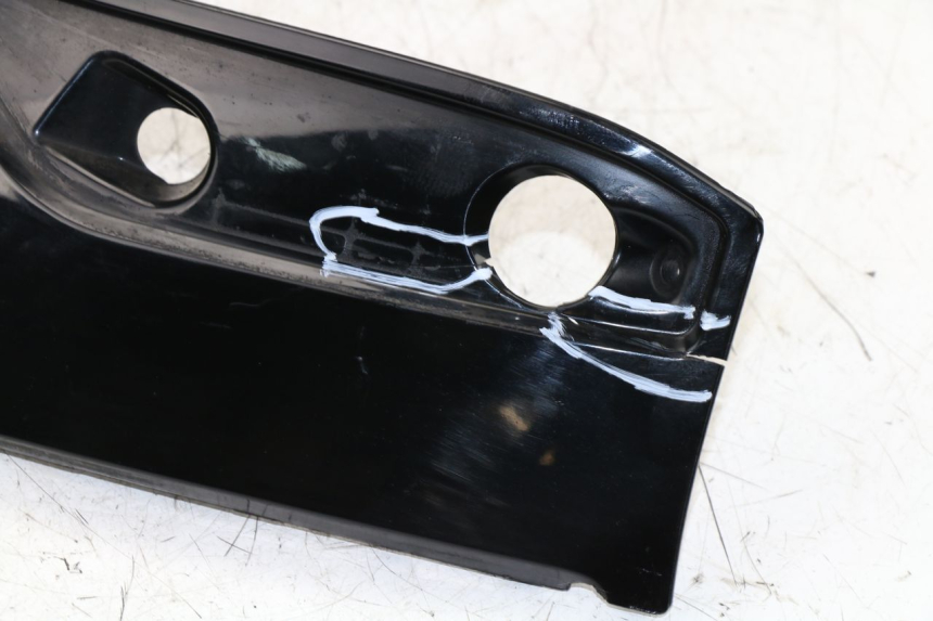 photo de FACCIATA ANTERIORE SUPERIORE PIAGGIO X8 STREET 125 (2006 - 2007) - Stato della superficie e materiale