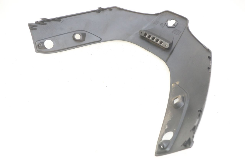 photo de FACCIATA ANTERIORE SUPERIORE PIAGGIO X8 125 (2004 - 2007) - Zoom sullo stato d'uso