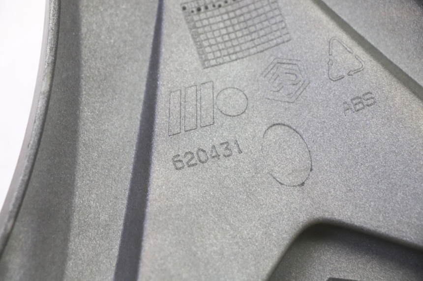 photo de FACCIATA ANTERIORE SUPERIORE PIAGGIO X9 EVOLUTION 125 (2003 - 2007) - Caratteristiche distintive