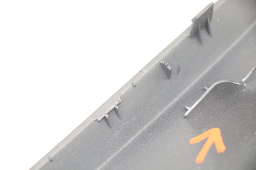 photo de CARENA ANTERIORE SUPERIORE YAMAHA TRACER 7 700 (2020 - 2024) - Dettagli dei punti di fissaggio