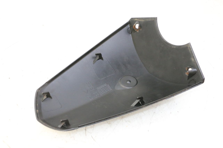 photo de CARENA ANTERIORE SUPERIORE YAMAHA YP MAJESTY 125 (2007 - 2010) - Dettaglio del componente