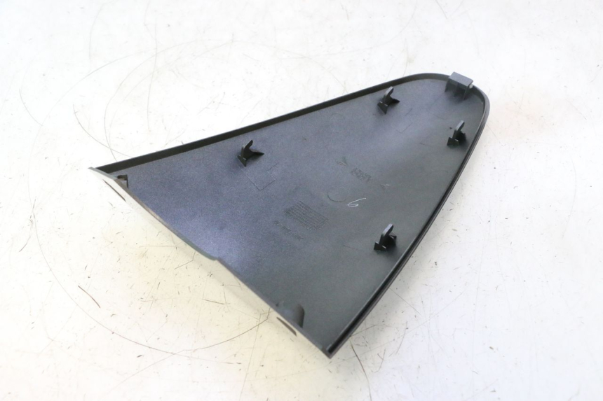 photo de CARENA ANTERIORE SUPERIORE YAMAHA YP MAJESTY 125 (2002 - 2006) - Altra angolazione
