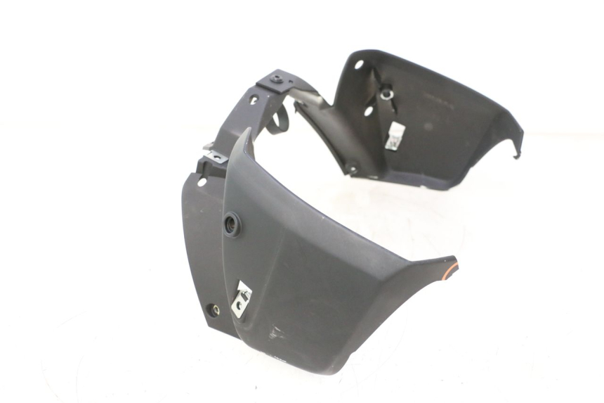 photo de SCUDO CARENA ANTERIORE PEUGEOT TKR TREKKER FURIOUS 50 (2005 - 2014) - Dettagli dei punti di fissaggio