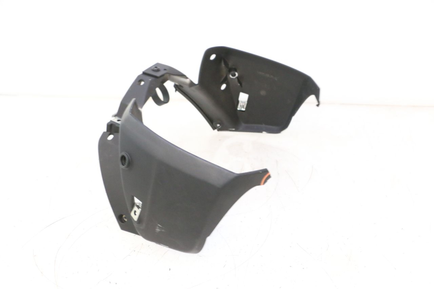photo de SCUDO CARENA ANTERIORE PEUGEOT TKR TREKKER FURIOUS 50 (2005 - 2014) - Stato della superficie e materiale