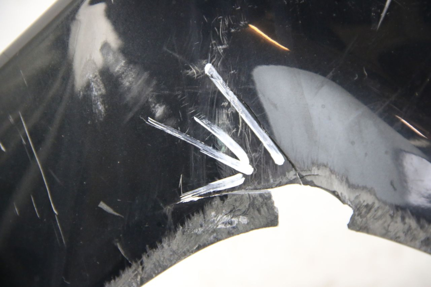 photo de FACCIATA ANTERIORE SUZUKI UH BURGMAN 125 (2002 - 2006) - Dettagli dei punti di fissaggio