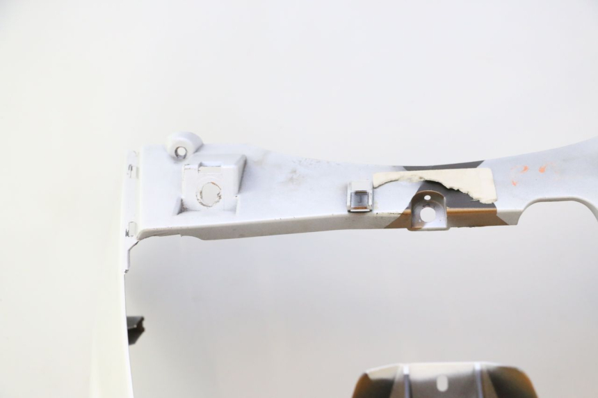 photo de FACCIATA ANTERIORE YAMAHA XMAX X-MAX 125 (2006 - 2009) - Dettagli dei punti di fissaggio