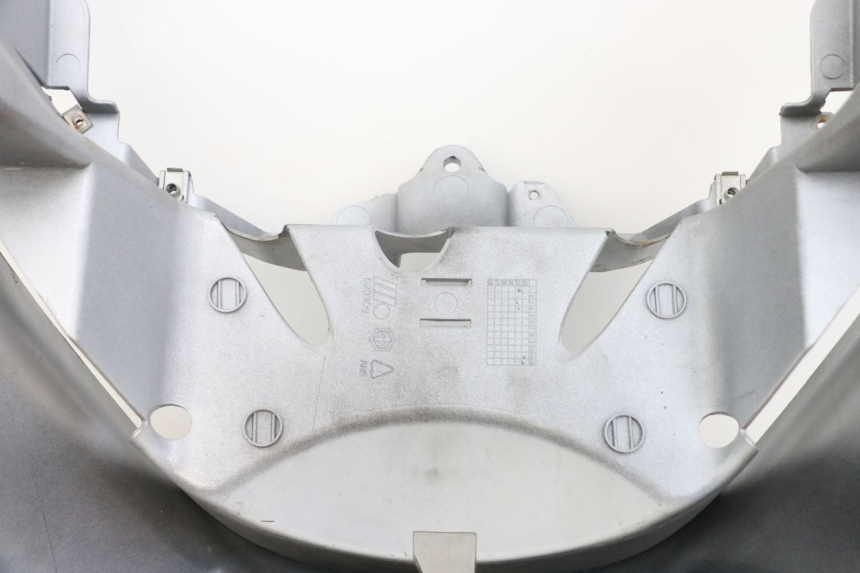 photo de FACCIATA ANTERIORE PIAGGIO X8 125 (2004 - 2007) - Dettagli dei punti di fissaggio