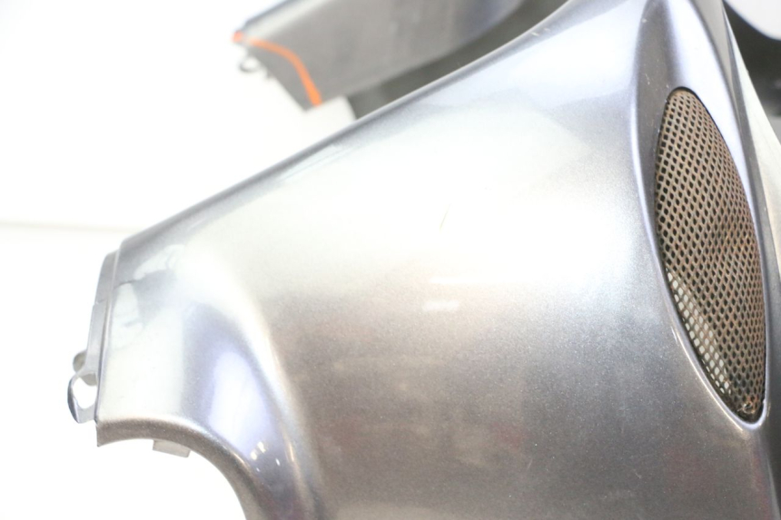 photo de FACCIATA ANTERIORE PIAGGIO X9 EVOLUTION 125 (2003 - 2007) - Focus sulla struttura