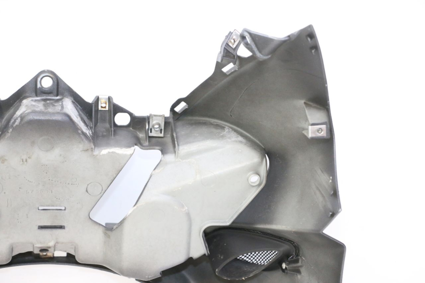 photo de FACCIATA ANTERIORE PIAGGIO X9 EVOLUTION 125 (2003 - 2007) - Dettagli dei punti di fissaggio