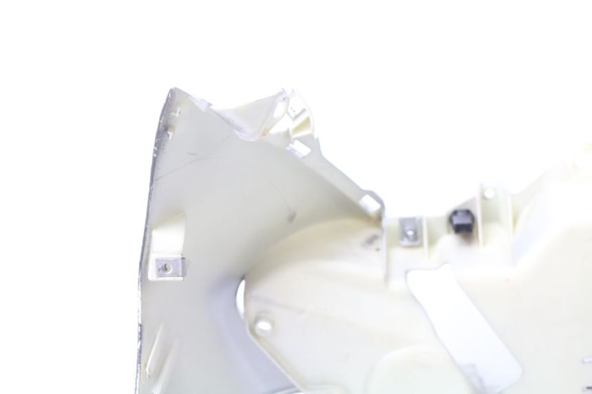 photo de FACCIATA ANTERIORE PIAGGIO X9 125 (2000 - 2003) - Dettagli dei punti di fissaggio