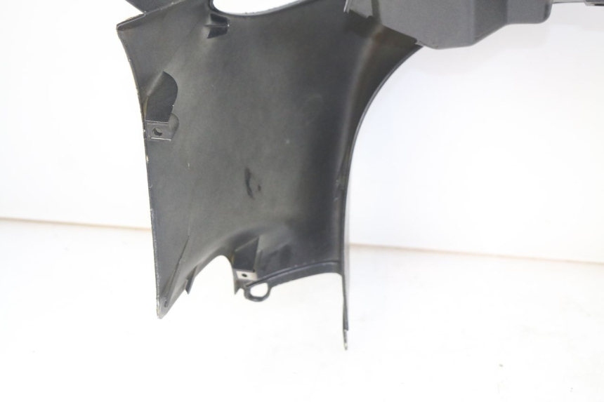 photo de FACCIATA ANTERIORE PIAGGIO X9 125 (2000 - 2003) - Dettagli dei punti di fissaggio