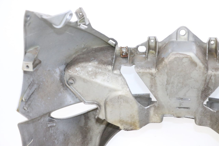 photo de FACCIATA ANTERIORE PIAGGIO X9 125 (2000 - 2003) - Dettagli dei punti di fissaggio