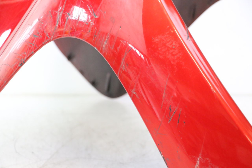photo de SCUDO CARENA ANTERIORE YAMAHA YP MAJESTY 125 (1998 - 2001) - Focus sulla struttura