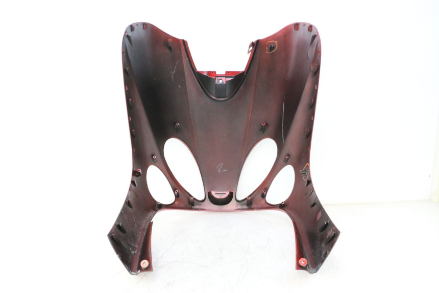 photo de SCUDO CARENA ANTERIORE YAMAHA YP MAJESTY 125 (1998 - 2001) - Stato della superficie e materiale