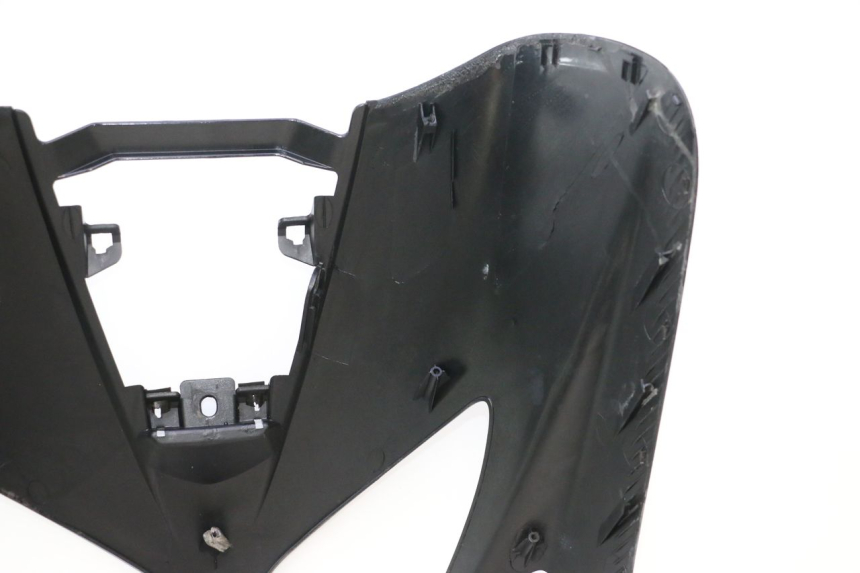 photo de SCUDO CARENA ANTERIORE YAMAHA YP MAJESTY 125 (2007 - 2010) - Zoom sullo stato d'uso