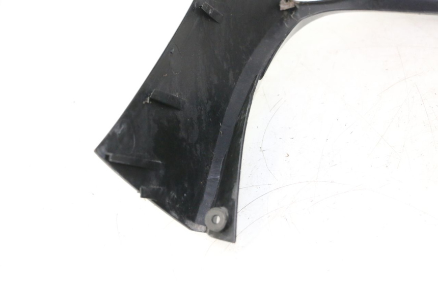 photo de SCUDO CARENA ANTERIORE YAMAHA YP MAJESTY 125 (2007 - 2010) - Stato della superficie e materiale