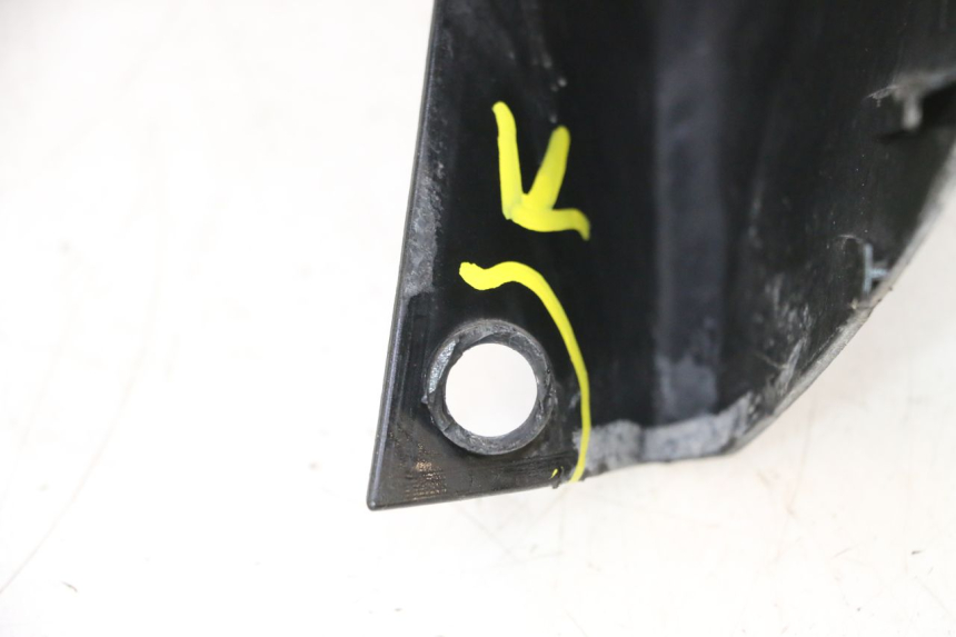 photo de SCUDO CARENA ANTERIORE YAMAHA YP MAJESTY 125 (2007 - 2010) - Marcature e riferimenti originali