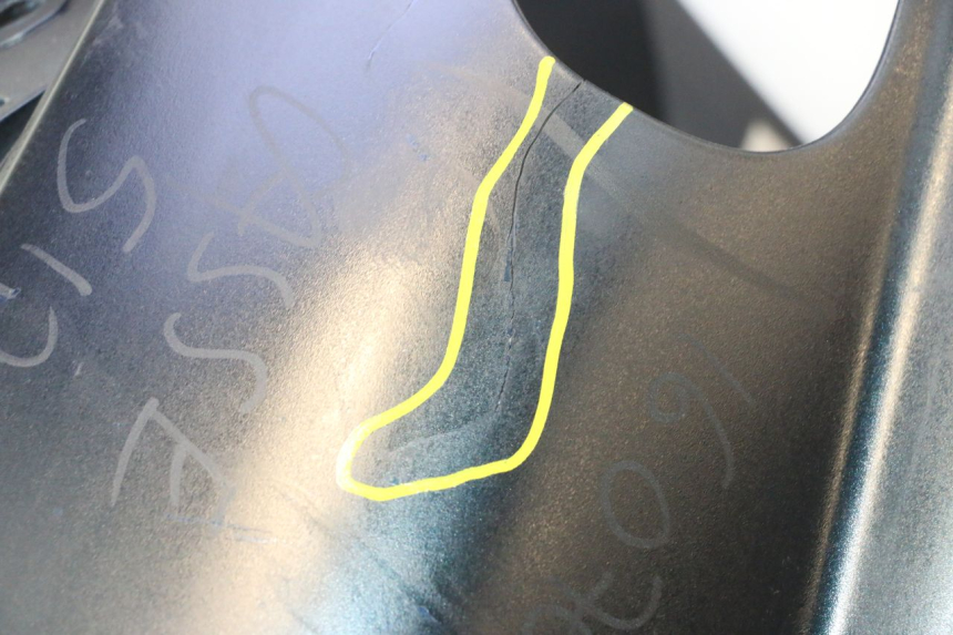 photo de FACCIATA ANTERIORE YAMAHA YP MAJESTY 125 (2002 - 2006) - Dettaglio del componente