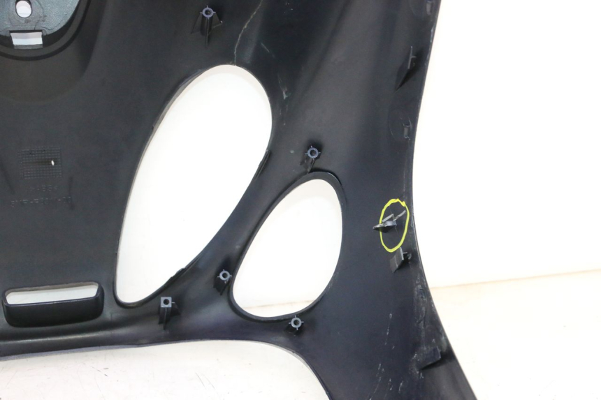 photo de FACCIATA ANTERIORE YAMAHA YP MAJESTY 125 (2002 - 2006) - Stato della superficie e materiale