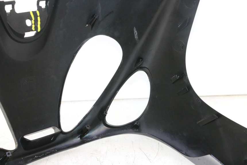 photo de FACCIATA ANTERIORE YAMAHA YP MAJESTY 125 (2002 - 2006) - Dettaglio del componente
