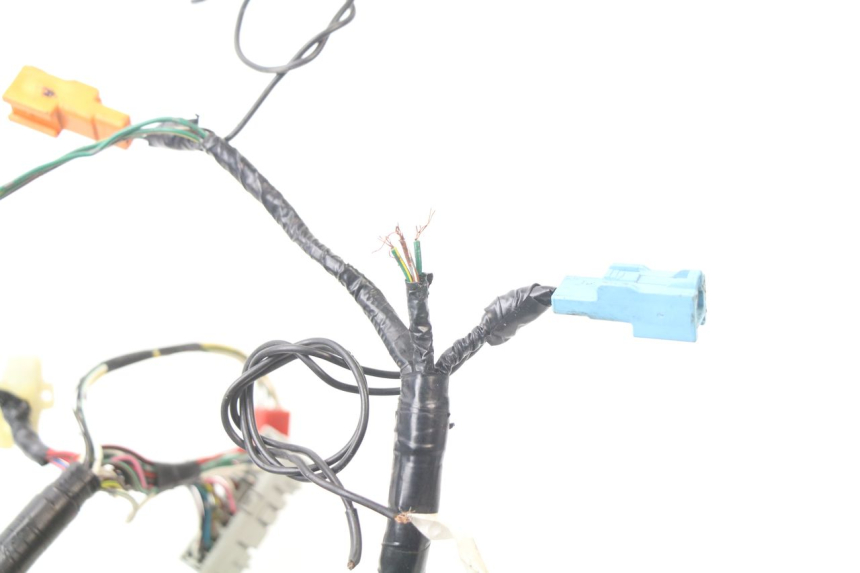 photo de IMPIANTO ELETTRICO HONDA CBR 929 RR FIREBLADE 900 (2000 - 2001) - Primo piano tecnico