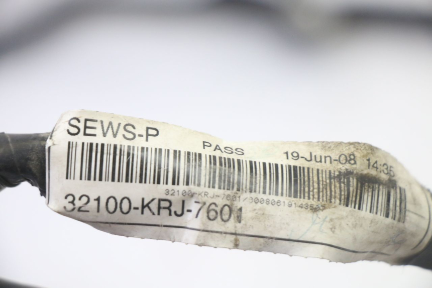 photo de FAISCEAU HONDA FES S-WING SWING ABS 125 (2007 - 2015) - Primo piano tecnico