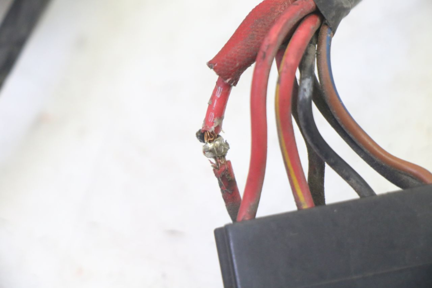 photo de FASCIO KYMCO GRAND DINK 125 (2002 - 2007) - Dettagli dei punti di fissaggio