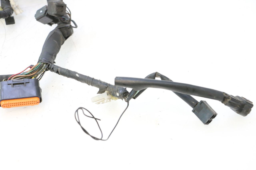 photo de IMPIANTO ELETTRICO SUZUKI GSR 600 (2005 - 2012) - Altra angolazione