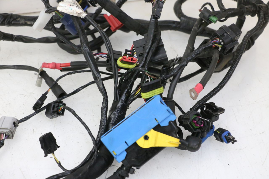 photo de IMPIANTO ELETTRICO PIAGGIO MP3 HPE 310 (2024 - 2025) - Caratteristiche distintive