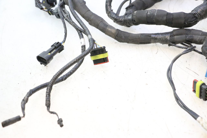 photo de IMPIANTO ELETTRICO PIAGGIO MP3 HPE 530 (2022 - 2026) - Stato della superficie e materiale