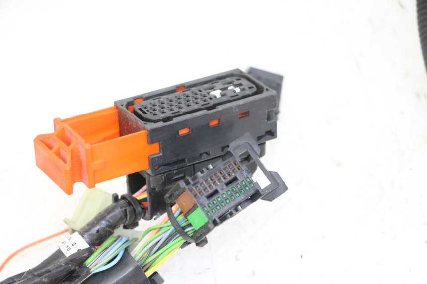 photo de Cablaggio PEUGEOT SATELIS 125 (2013 - 2018) - Angolazione alternativa