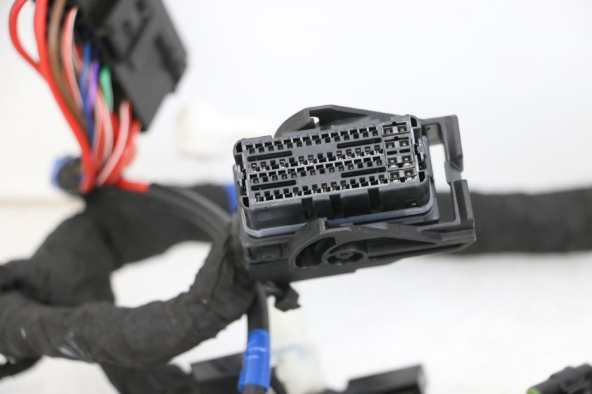 photo de IMPIANTO ELETTRICO ROYAL ENFIELD CONTINENTAL GT 650 (2019 - 2024) - Zoom sui componenti