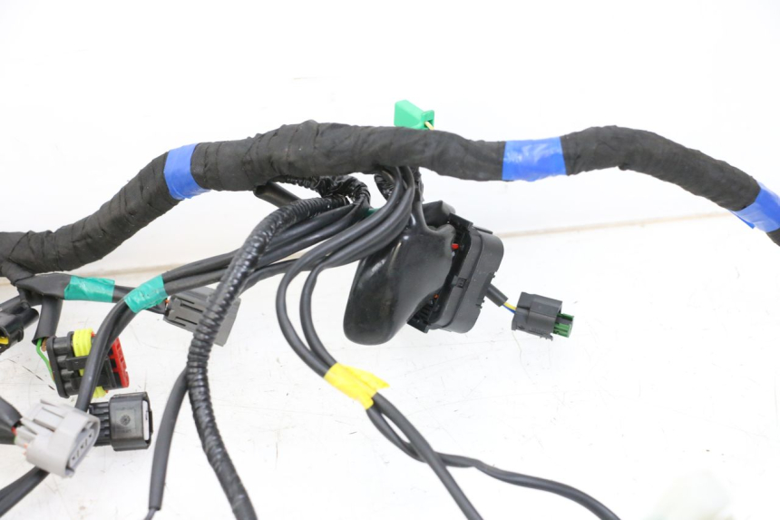 photo de IMPIANTO ELETTRICO ROYAL ENFIELD CONTINENTAL GT 650 (2019 - 2024) - Stato della superficie e materiale