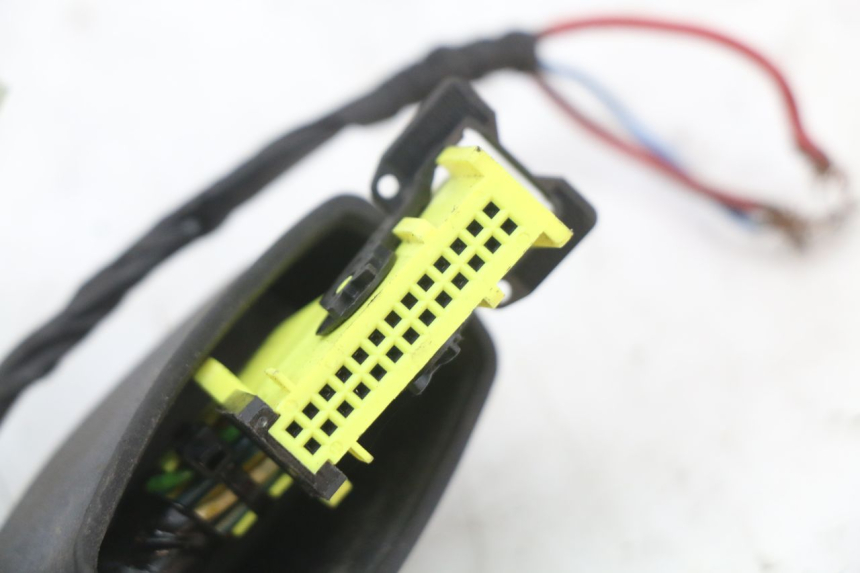 photo de FAISCEAU PEUGEOT SATELIS 125 (2010 - 2012) - Zoom sui componenti