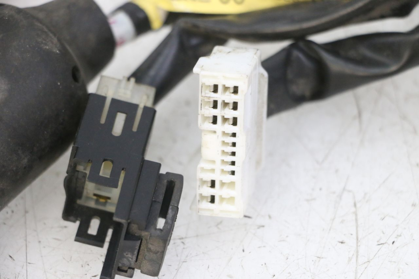 photo de Cablaggio YAMAHA XJ6 ABS 600 (2008 - 2016) - Primo piano tecnico